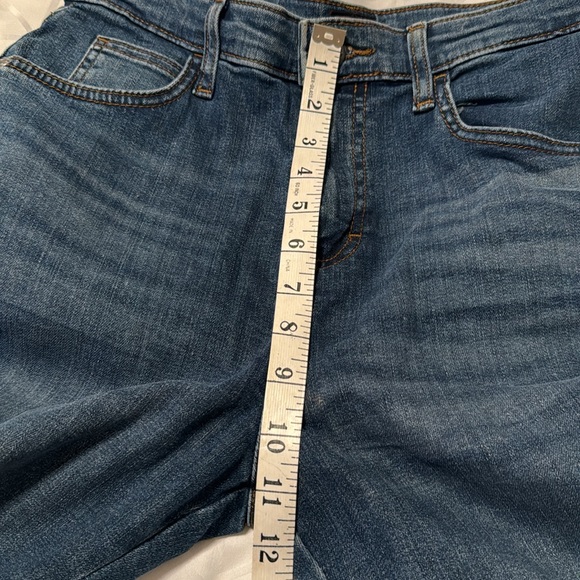 Lee Flare Jeans Nw/o tags frayed hem w/ slit at bottom of flared leg- Size 6med - Picture 10 of 11